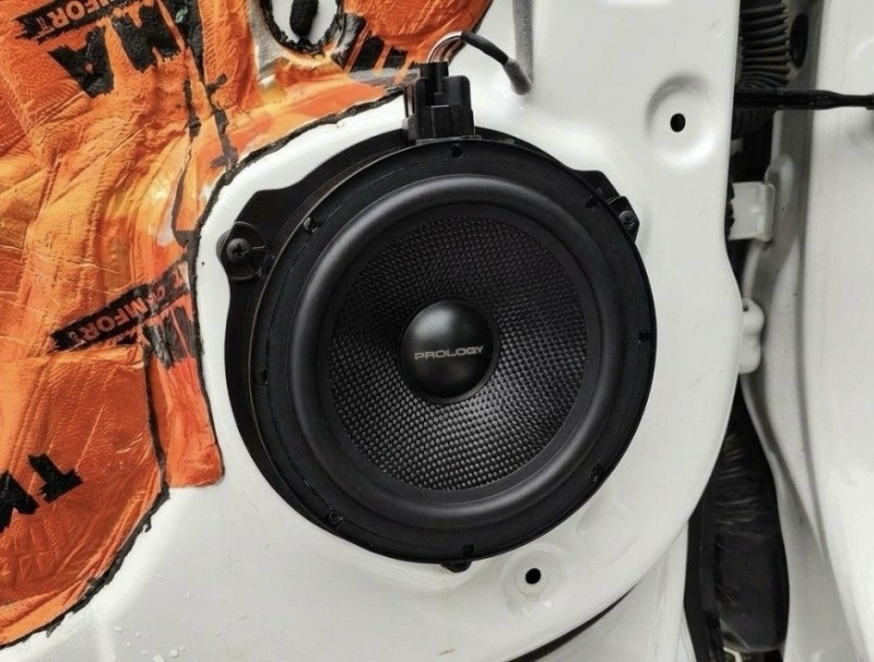 Изображение Обзор с DRIVE2: Замена передних динамиков на Prology SL-65 CS